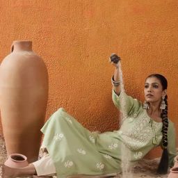 Indo Era Green Regular Fit Embroidered Kurta-26