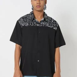 Showoff Black Cotton Relaxed Fit Graphic Shirt-image-90