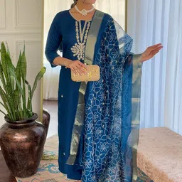 GRIOPY Women Ethnic Motifs Embroidered Regular Thread Work Kurta with Trousers & With Dupatta image 4