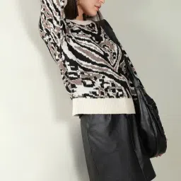 Vero Moda White & Black Printed Pullover-image-54
