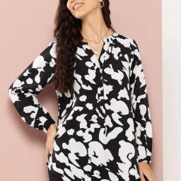Qurvii Black & White Printed Top-9