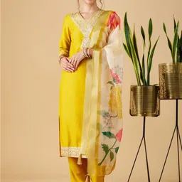 Lilots Women Embroidered Regular Sequinned Kurta Set With Dupatta-picture-30