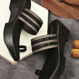 Pelle Albero Women's Black Toe Ring Wedges-image-9
