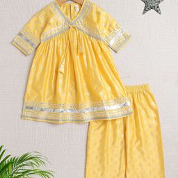 The Magic Wand Girls Floral Woven Design Gotta Patti Chanderi Silk Kurta with Trousers-image-29