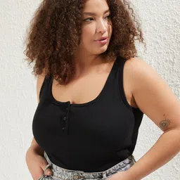 Trendyol Round Neck Lightly-Padded Camisole-image-90