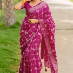 Mirchi Fashion Pink Silk Blend Floral Printed Saree For Women-picture-15