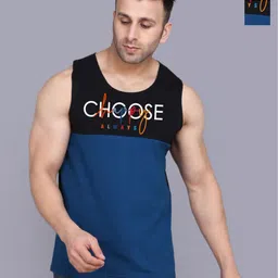 SLOWLORIS Men 2 Colourblocked Applique Slim Fit T-shirt-image-95