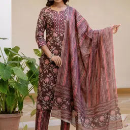 Kohsh Women Floral Printed Regular Thread Work Pure Cotton Kurta with Trousers & With Dupatta-image-53