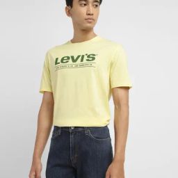 Levi's Yellow Slim Fit Logo Printed T-Shirt-image-75