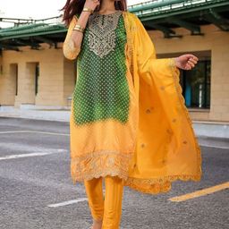 DIVASTRI Bandhani Embroidered Sequinned Chinon Straight Kurta With Trousers & Dupatta-11