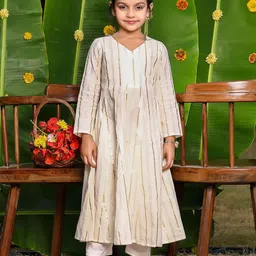 Thread & Button Girls Printed Regular Pure Cotton Kurta with Trousers & With Dupatta image 2