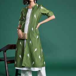 Sangria Striped Zari Kurta with Trousers with Shrug-picture-18