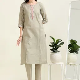 neonari Women Ethnic Embroidered Regular Thread Work Pure Cotton Kurti with Trousers-image-47