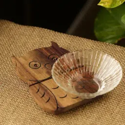 ExclusiveLane 'A Happy-Go-Lucky Owl' Hand Carved Trivet In Sheesham Wood-39
