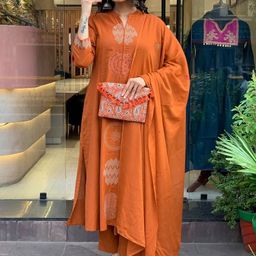 CaniBani Women Embroidered Chanderi Silk Kurta Sets With Dupatta-picture-36