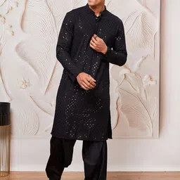 VASTRAMAY Men Ethnic Motifs Embroidered Regular Sequinned Kurta with Patiala-17