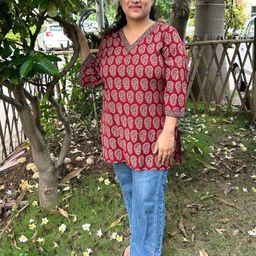 SHRIYANI Paisley Printed V-Neck Pure Cotton Kurti-image-38