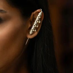 Shaya stambha pole earcuff in oxidised 925 silver-image-19