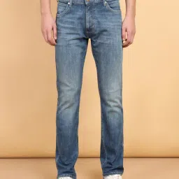 Wrangler Millard Light Blue Straight Fit Heavily Washed Jeans-picture-28