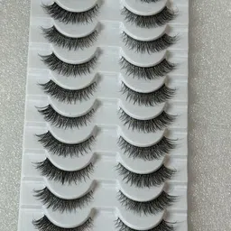 THE WINK STUDIO Set Of 10 Reusable Lightweight False Eyelashes image 4