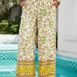 StyleCast Women Floral Printed Loose Fit Trousers-picture-21