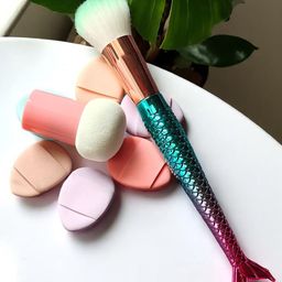 CHRONEX Set Of 8 Mini Powder Puff Sponges, Face Brush & Beauty Blender-79