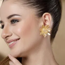 Karatcart Gold Plated Floral Design Stud Earrings image 2