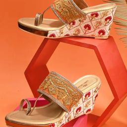Pelle Albero Women's Antique Gold Toe Ring Wedges-image-22