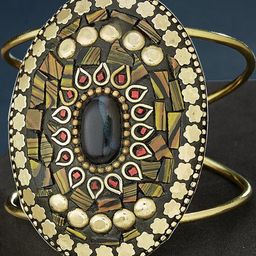 Sangria Gold Plated & Black Multi Stone Studded Round Shaped Adjustable Bangle-image-24