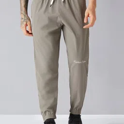 AESTHETIC NATION Men Relaxed-Fit Mid-Rise Joggers-picture-14