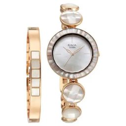 Titan 95250WM01F Raga Power Pearls Analog Watch with Bracelet for Women-image-74
