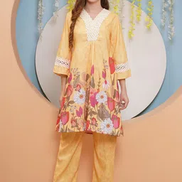 Bhama Couture Floral Printed V-Neck A-Line Kurta with Palazzo-picture-32