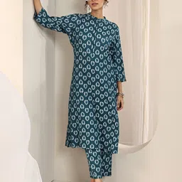 Libas Women Printed Regular Kurta with Trousers-image-25