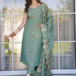 THE52 Floral Embroidered V-Neck Chanderi Silk Kurta With Trousers & Dupatta-14