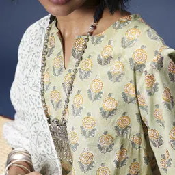 Taavi Floral Printed Regular Pure Cotton Block Print Legacy Kurta with Trousers & Dupatta image 4