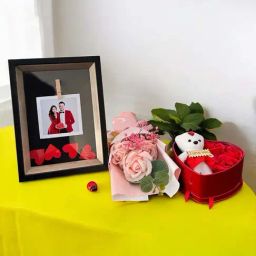 Art Street Photo Frame, Red & Pink Roses With Artificial Plant Gift Set-7