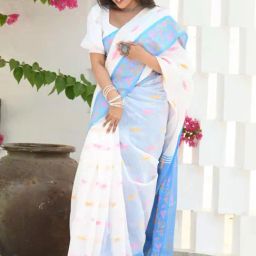 BEATITUDE White Slub Cotton Floral Jamdani Saree-picture-48