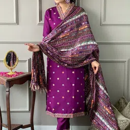CANIZZARO Women Ethnic Motifs Printed Kurta with Trouser & Dupatta-picture-33