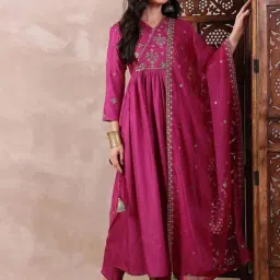 Vaamsi Pink Embroidered Kurta & Pant Set With Dupatta-image-15