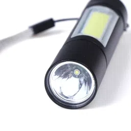 DP Engineering 14500 mAh LED Torch 571 image 4