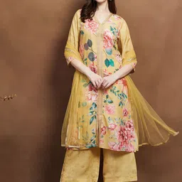 Melange by Lifestyle Women Floral Printed Zari Regular Kurta with Palazzos & Dupatta-55