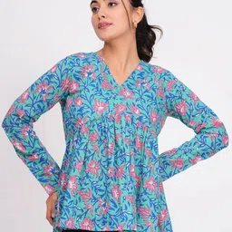 SHOOLIN Women Floral Printed V- Neck Empire Top-picture-39
