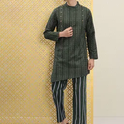 Ode by House of Pataudi Men Green Printed Kurta with Trousers-image-25