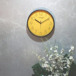 Random Yellow & Black Printed Sweep Silent Stylish Round Wall Clock-picture-0