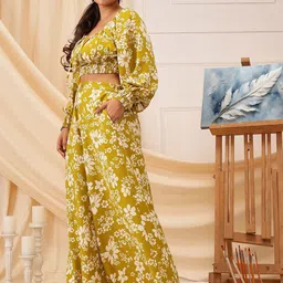 QUIERO Printed Crop Top & Trouser Co-Ords image 2