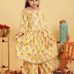 YK X Trampoline Girls Floral Printed Empire Gotta Patti Pure Cotton Kurta with Sharara & With Dupatta-picture-31