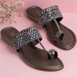 Inc.5 Women's Pewter Toe Ring Sandals-image-3