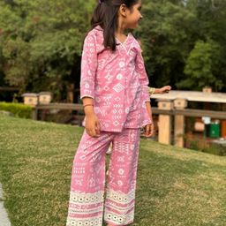 Peekaaboo Kids Pure Cotton Three Fourth Sleeves Abstract Printed & Coordinating Pant Set - Pink-image-1