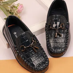 Cute Walk by Babyhug Slip On Solid Loafers - Navy Blue-picture-30
