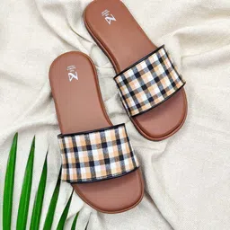 THE MADRAS TRUNK Men Comfort Sandals-image-70